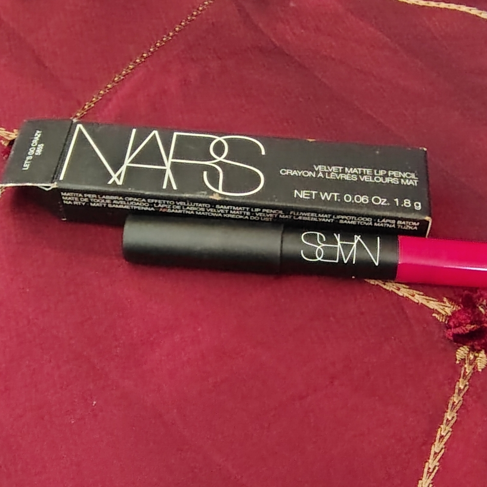 NARS LIPSTICK - Picture 3 of 5